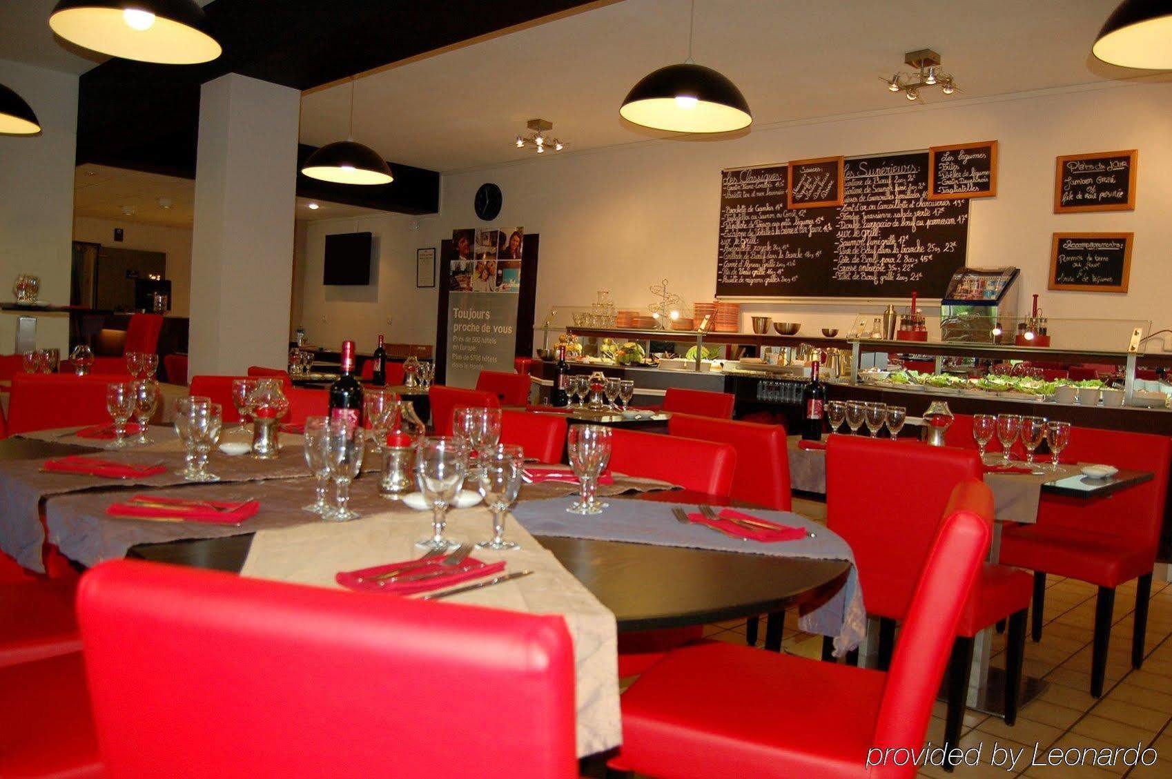 Logis Hotel Lons-Le-Saunier - Restaurant Le Grill Exterior foto
